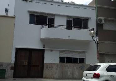 Casa en Venta en La Plata a metros del centro comercial calle 12 