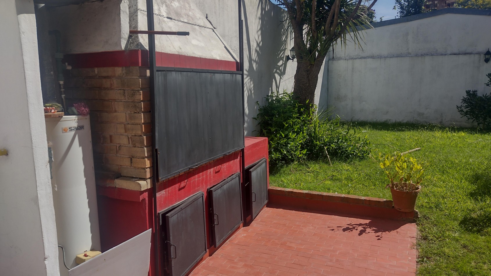 Casa en venta sobre avenida 66 en zona facultades de La Ciudad de La Plata