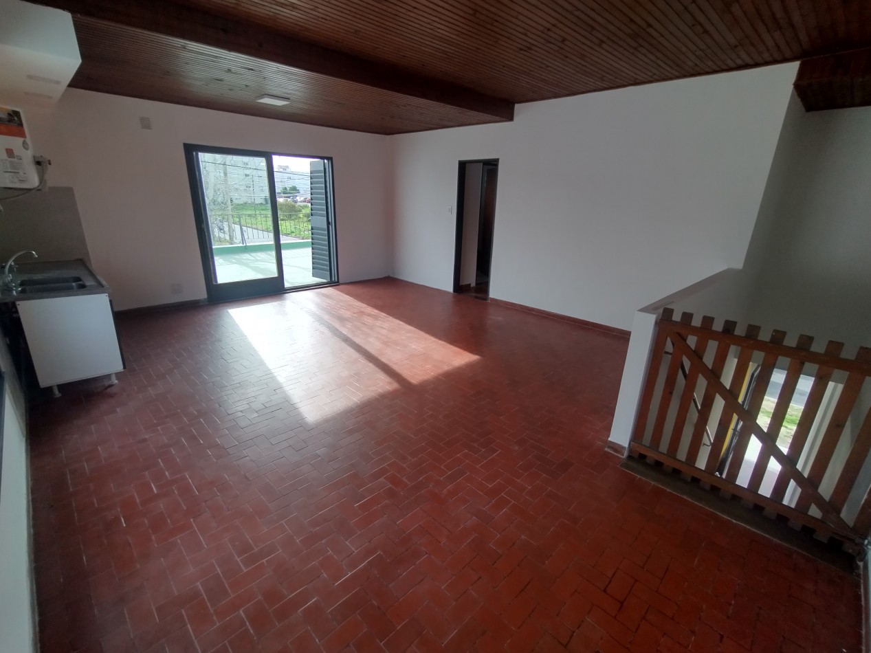 Departamento en Alquiler en planta alta unico sin expensas en Tolosa La Plata