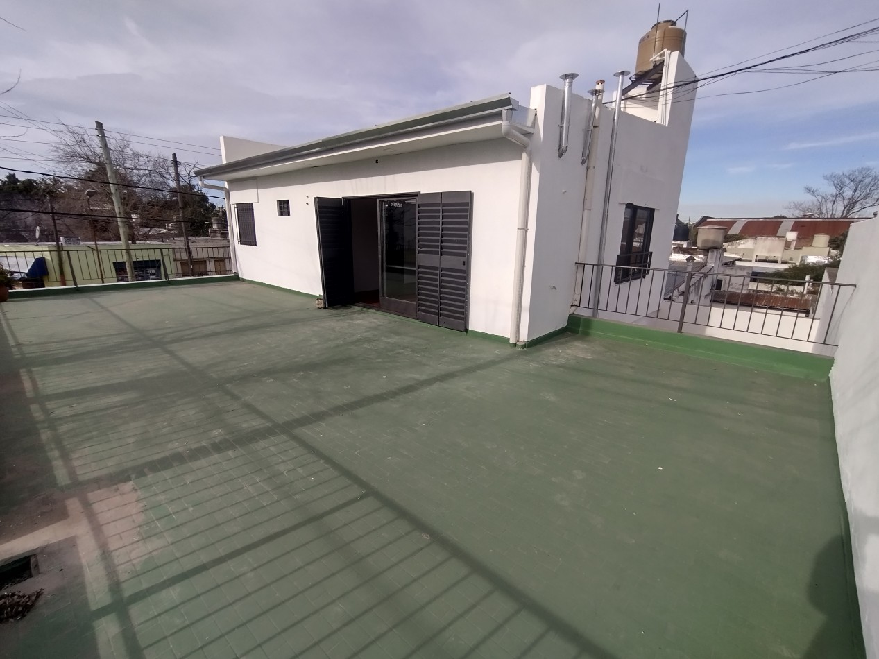 Departamento en Alquiler en planta alta unico sin expensas en Tolosa La Plata