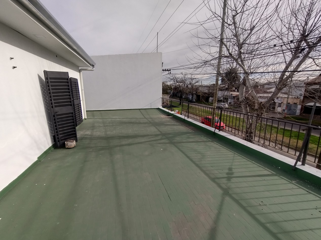 Departamento en Alquiler en planta alta unico sin expensas en Tolosa La Plata
