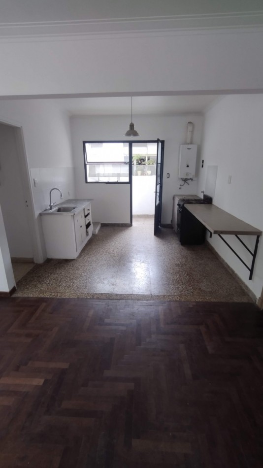 Departamento en Alquiler en zona Plaza Moreno de dos dormitorios