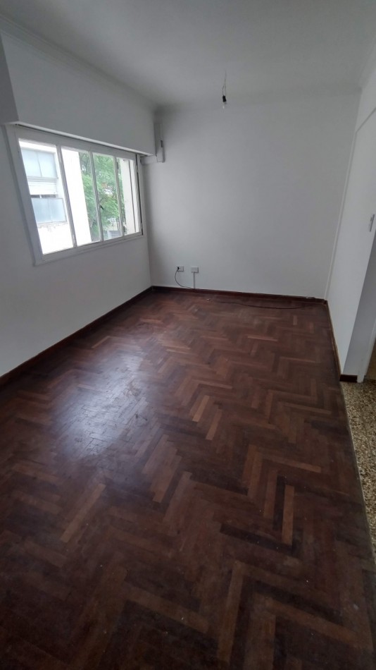 Departamento en Alquiler en zona Plaza Moreno de dos dormitorios