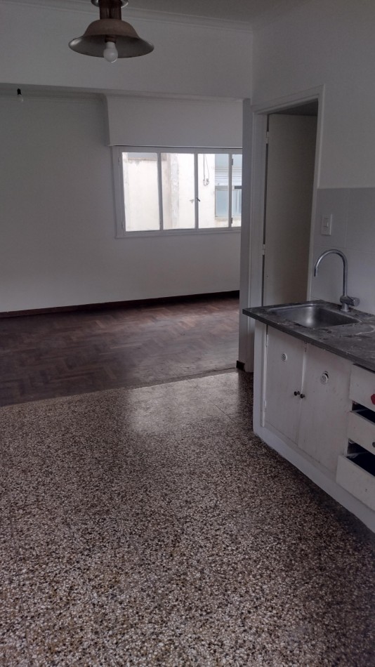 Departamento en Alquiler en zona Plaza Moreno de dos dormitorios