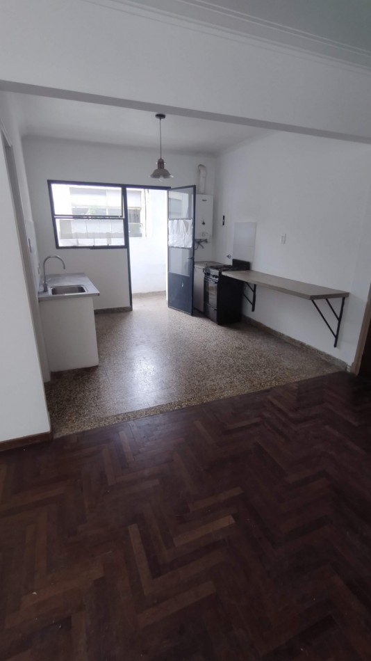 Departamento en Alquiler en zona Plaza Moreno de dos dormitorios