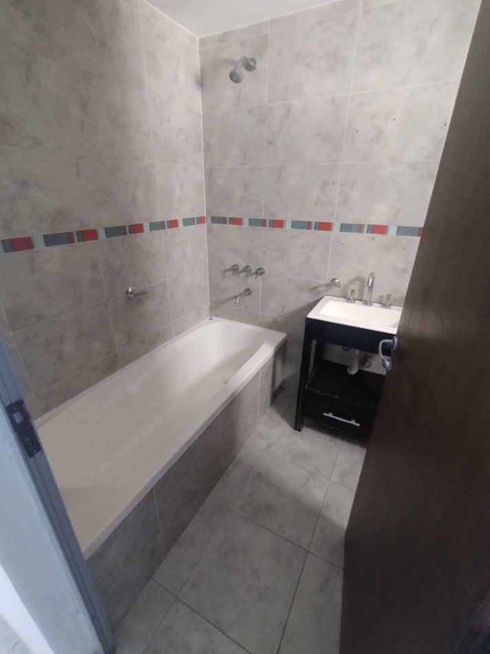 Departamento de un dormitorio en Alquiler al frente 