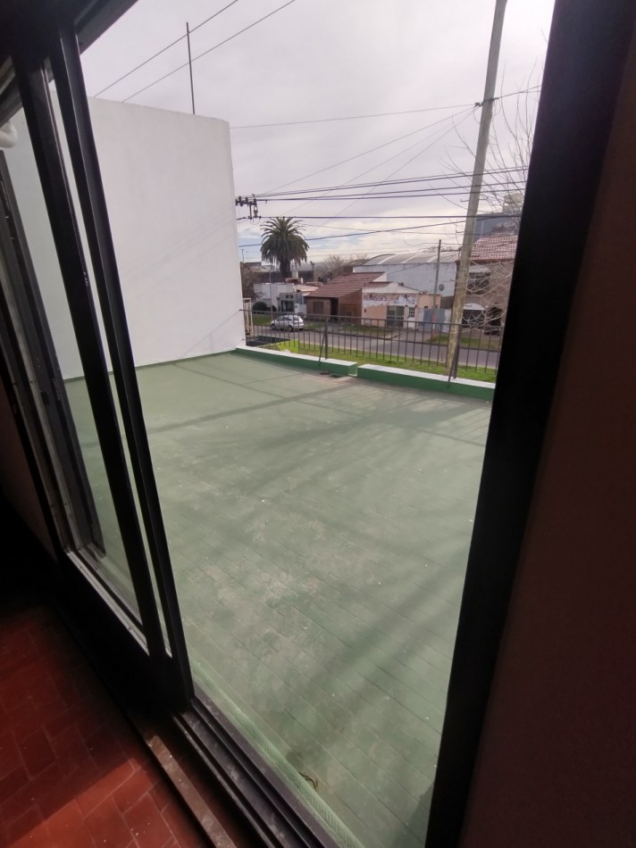 Departamento en Alquiler en planta alta unico sin expensas en Tolosa La Plata