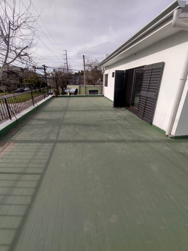 Departamento en Alquiler en planta alta unico sin expensas en Tolosa La Plata