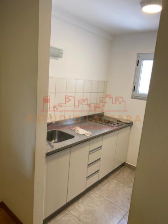Monoambiente al frente con balcón y cochera en venta calle 44 entre 5 y 6 