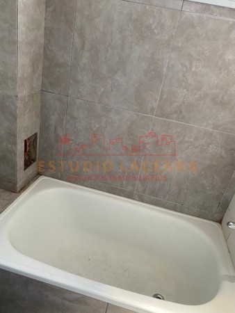 Monoambiente al frente con balcón y cochera en venta calle 44 entre 5 y 6 