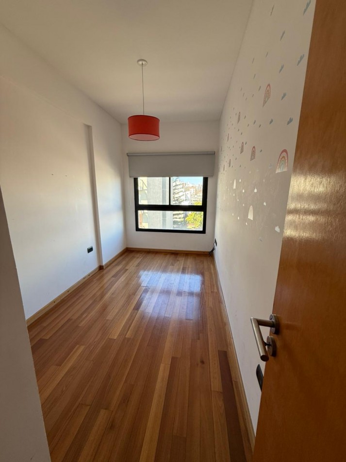 37 e/ 12 y 13 - Depto 2 dorm con cochera descubierta- Barrio Norte