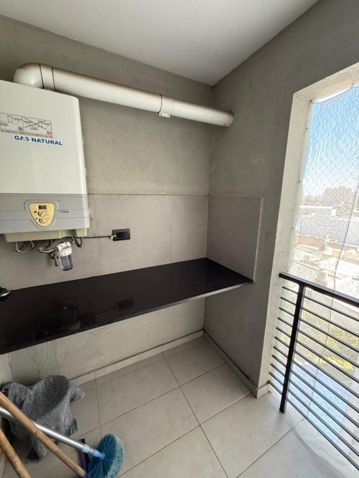 37 e/ 12 y 13 - Depto 2 dorm con cochera descubierta- Barrio Norte