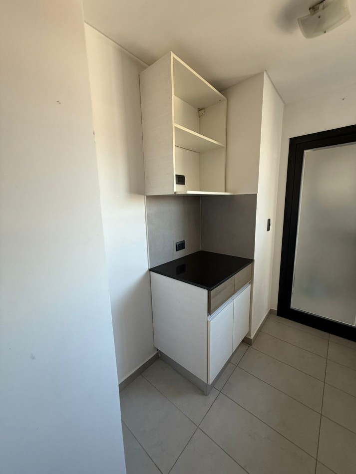 37 e/ 12 y 13 - Depto 2 dorm con cochera descubierta- Barrio Norte