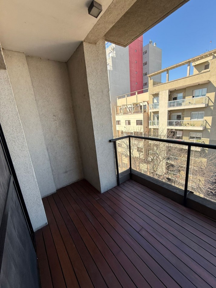 37 e/ 12 y 13 - Depto 2 dorm con cochera descubierta- Barrio Norte