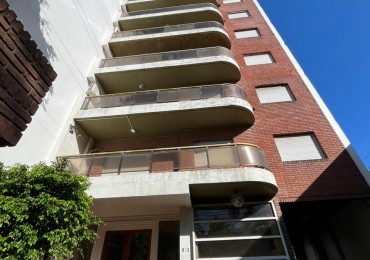 36 ENTRE 7 y 8 - DEPARTAMENTO DE 1 DORMITORIO EN VENTA CON COCHERA CUBIERTA 